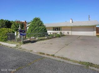 106 Sky Vista Pl, Yakima, WA 98901
