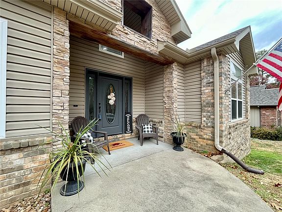 2nd image of 39 Berkshire Dr