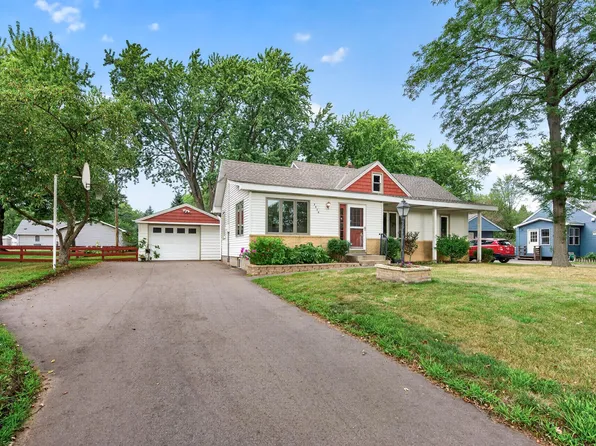 7936 Greenfield Ave, Mounds View, MN 55112