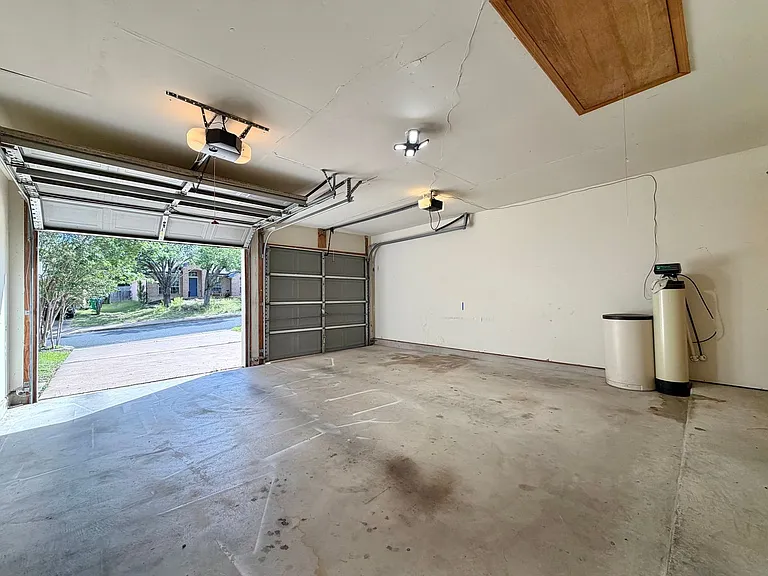 2200 Emmett Pkwy — Photo 26