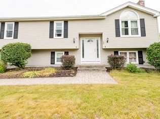 35 Leahy Dr, Taunton, MA 02780