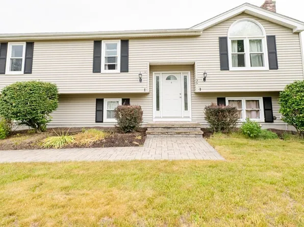 35 Leahy Dr, Taunton, MA 02780