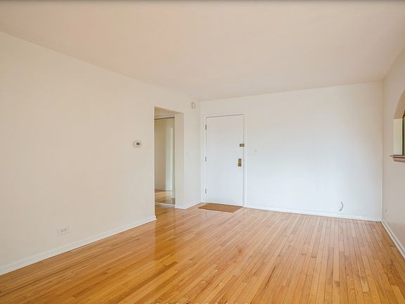 4th image of 1460 Fairlane Dr APT 204