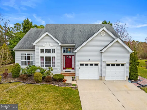 3 Jon Dr, Barnegat, NJ 08005