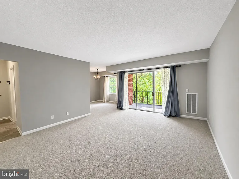 3830 Lyndhurst Dr #303 — Photo 10