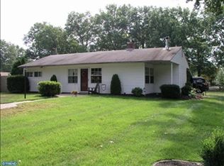 1 Tiger Lily Ln, Levittown, PA 19054