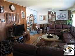 5th image of 22200 Strathern St