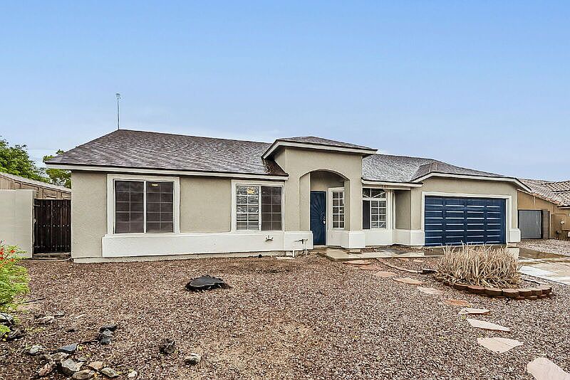 1st image of 841 N Hillridge