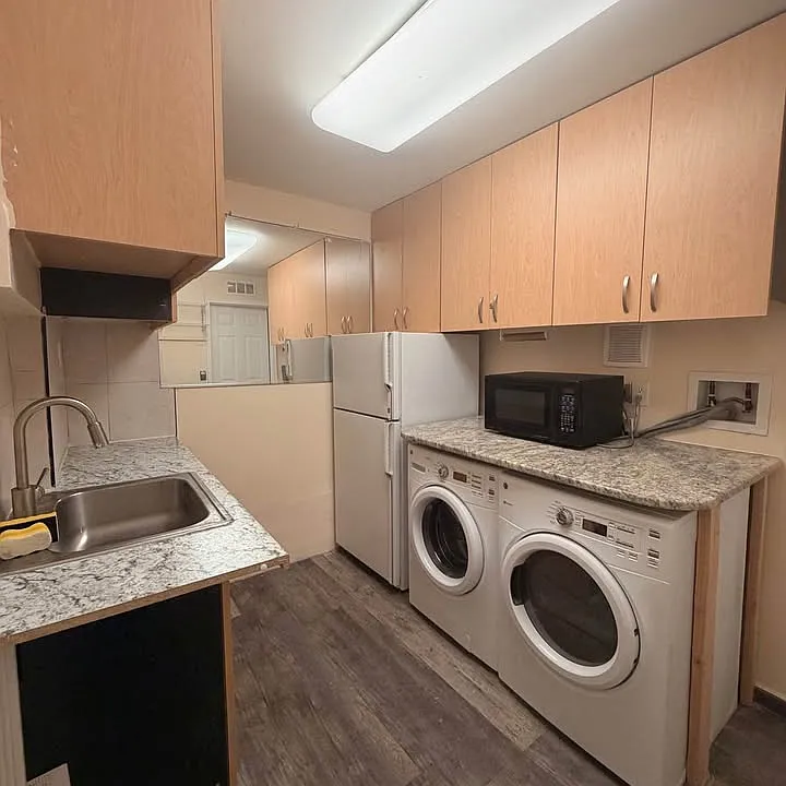 122 Goldsworth Ter SW