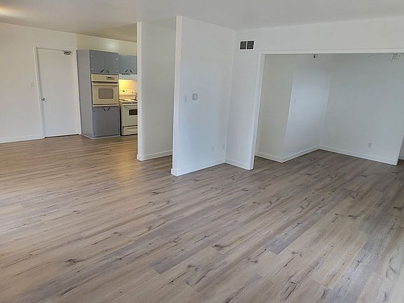 4th image of 4947 Mount Ashmun Dr
