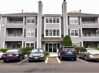 111 Raintree Ct, Helmetta, NJ 08828