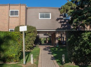 23 Tealham Dr #32, Toronto, ON M9V3T5