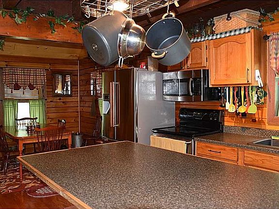 5th image of 108 Log Cabin Ln