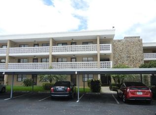 5090 Bay St NE APT 122, Saint Petersburg, FL 33703