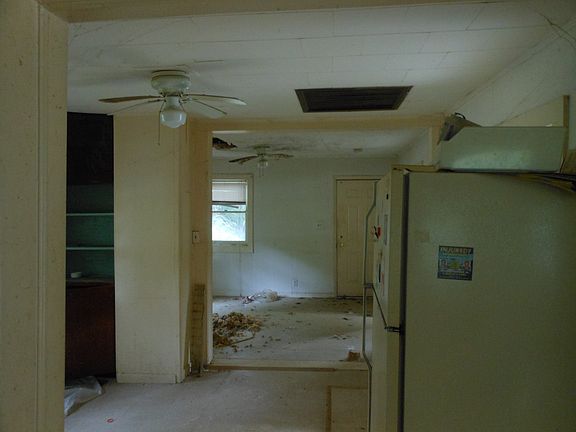 5th image of 1028 Wilmington Ave