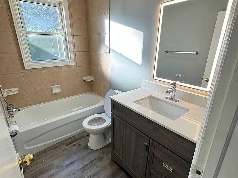 83 Park Ave — Photo 19
