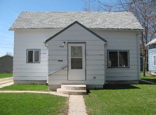 908 S 2nd St, Milbank, SD 57252