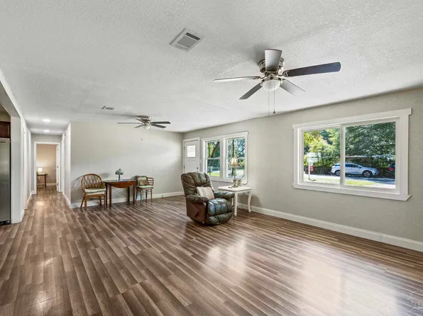 6098 Syrcle Ave, Milton, FL 32570
