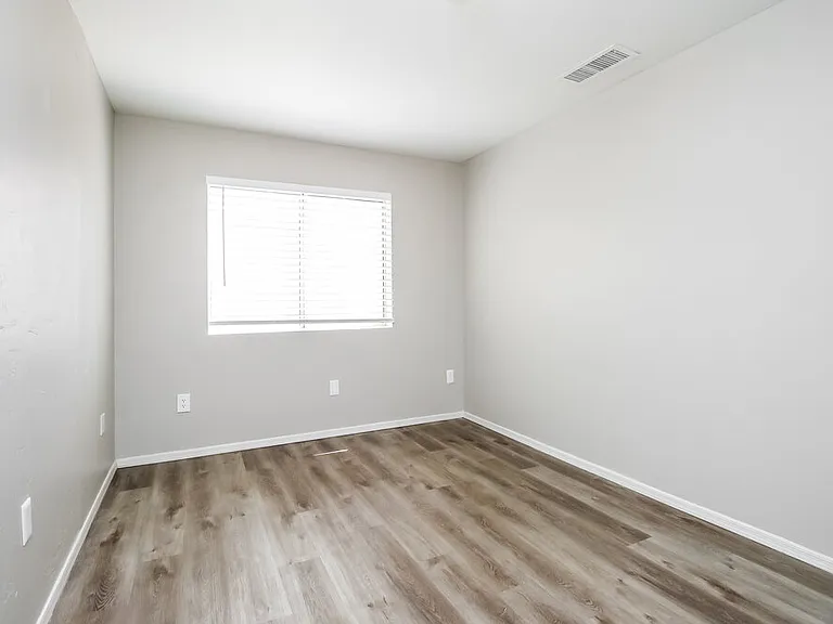 927 E Glenmere Dr — Photo 12