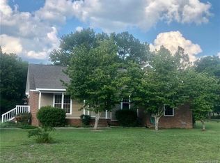 1921 Colonial Park Dr, Hartsville, SC 29550