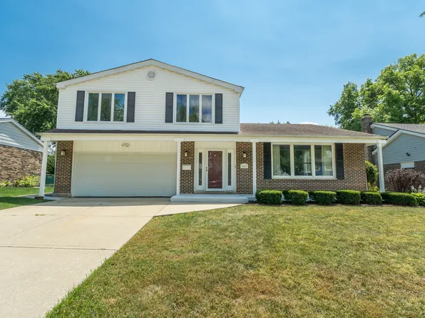 1107 W White Oak St, Arlington Heights, IL 60005