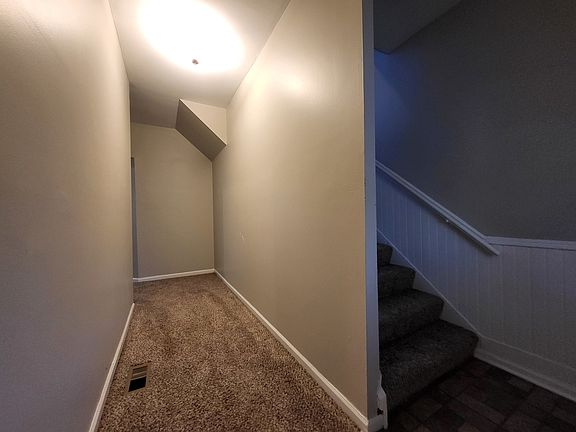 3rd image of 2134 Kemble Ave