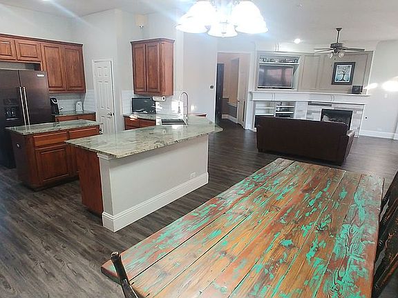 4th image of 1457 Brookside Dr