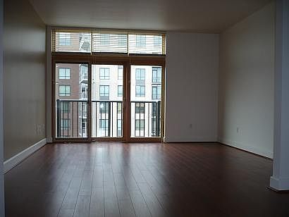 2nd image of 900 NW Lovejoy St APT 619