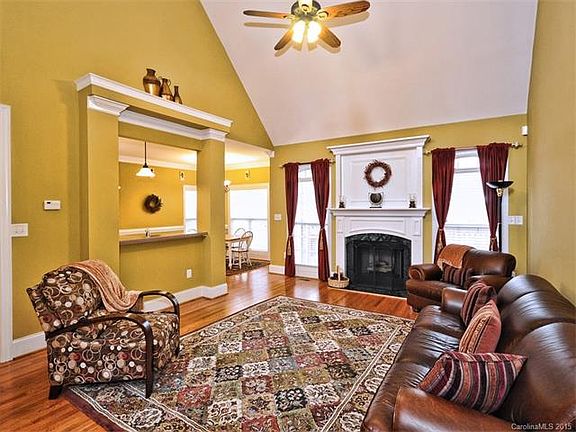 3rd image of 740 Clifden Dr