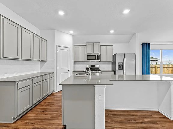 2nd image of 156 Sky Meadows Cir