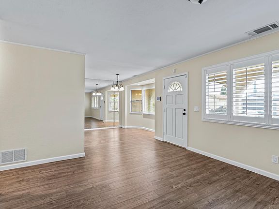 5th image of 210 Trinity Court