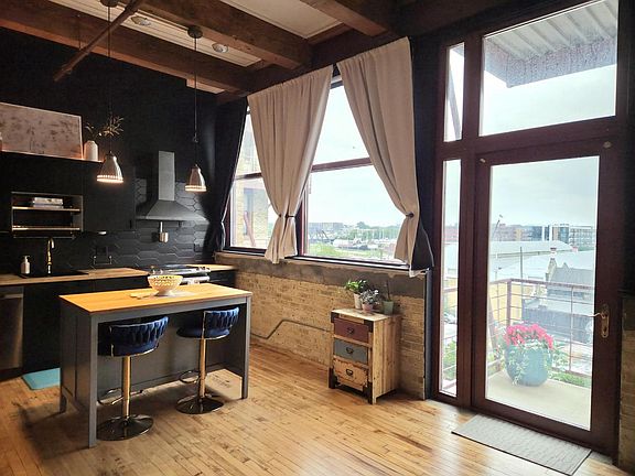 4th image of 215 W Maple STREET #307