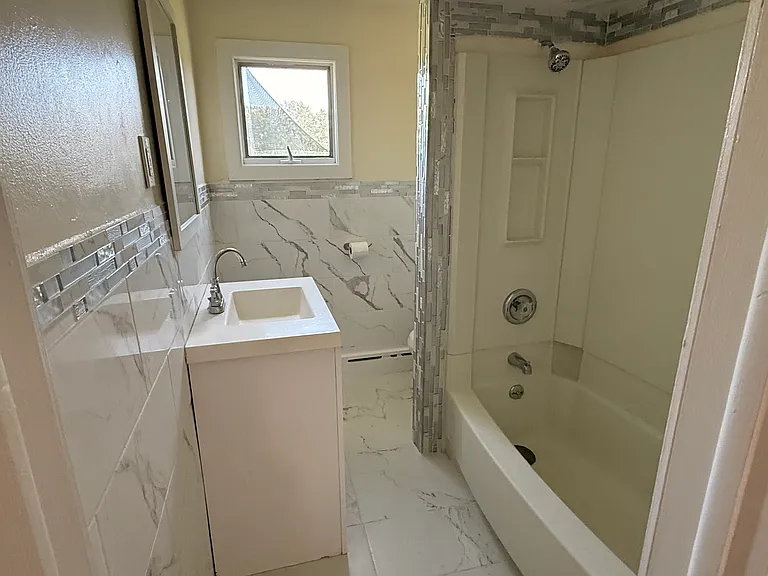 308 Myrtle St — Photo 14