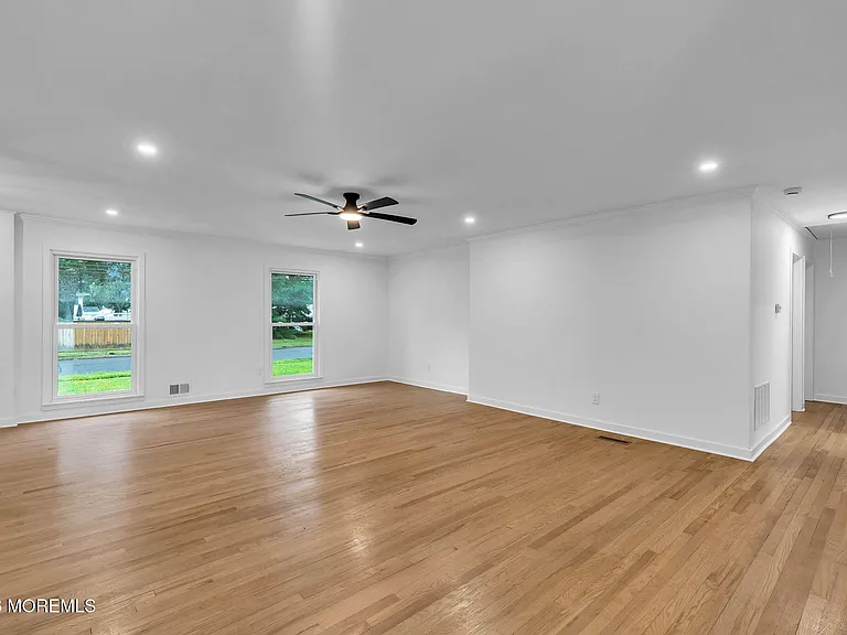 20 Oak Hill Dr — Photo 5