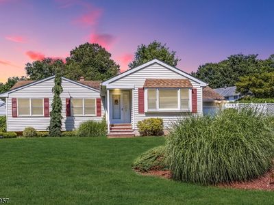 35 Marudy Dr, Clinton, NJ, 08809