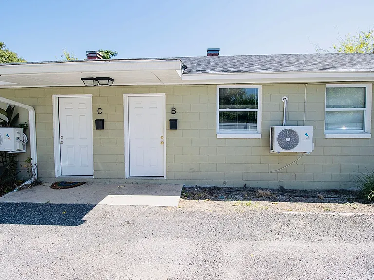 2447 Gervais St #B — Photo 23