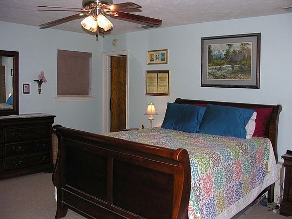 2nd image of 3200 Canyon Valley Trl