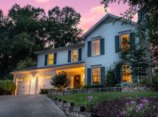 811 Pinebrook Ct, Alpharetta, GA 30009