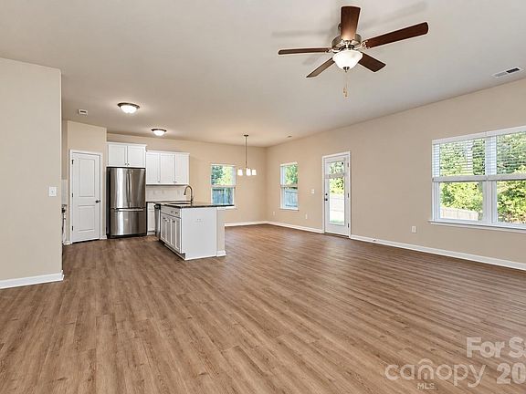 5th image of 2647 Dellinger Dr