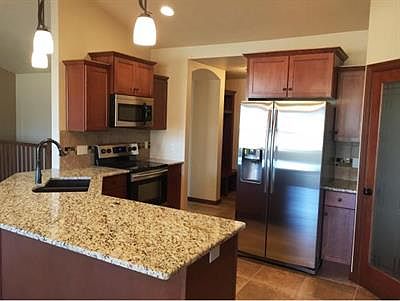 4th image of 2438 Maple Grove Dr