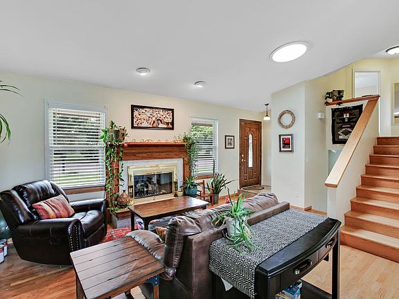 5th image of 2672 Catalina Dr
