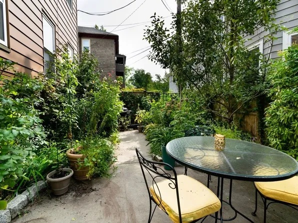 158 Elm St N Unit 2, Cambridge, MA 02140