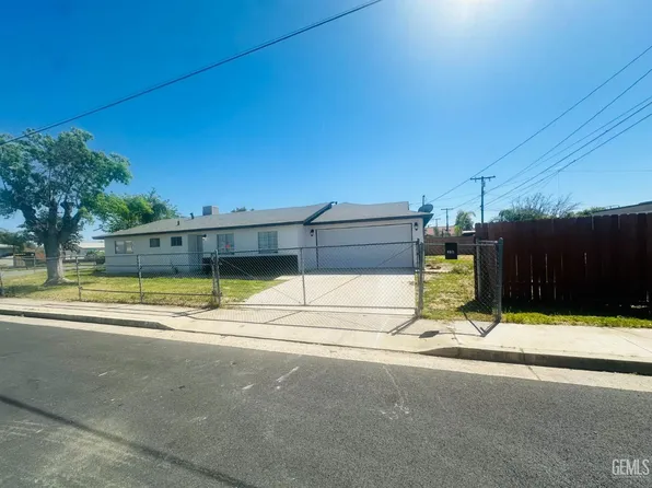 216 19th Ave, Delano, CA 93215