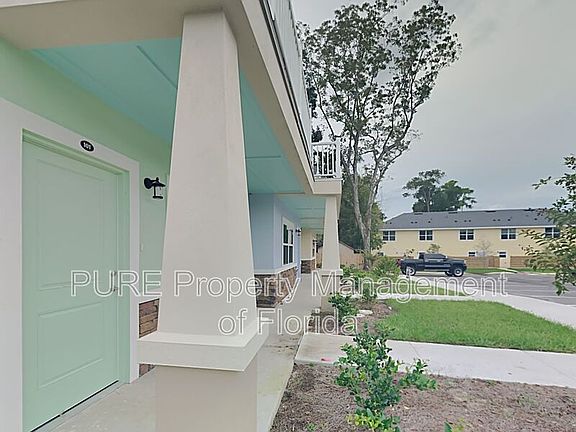 3rd image of 318 NE 7th Ter #102