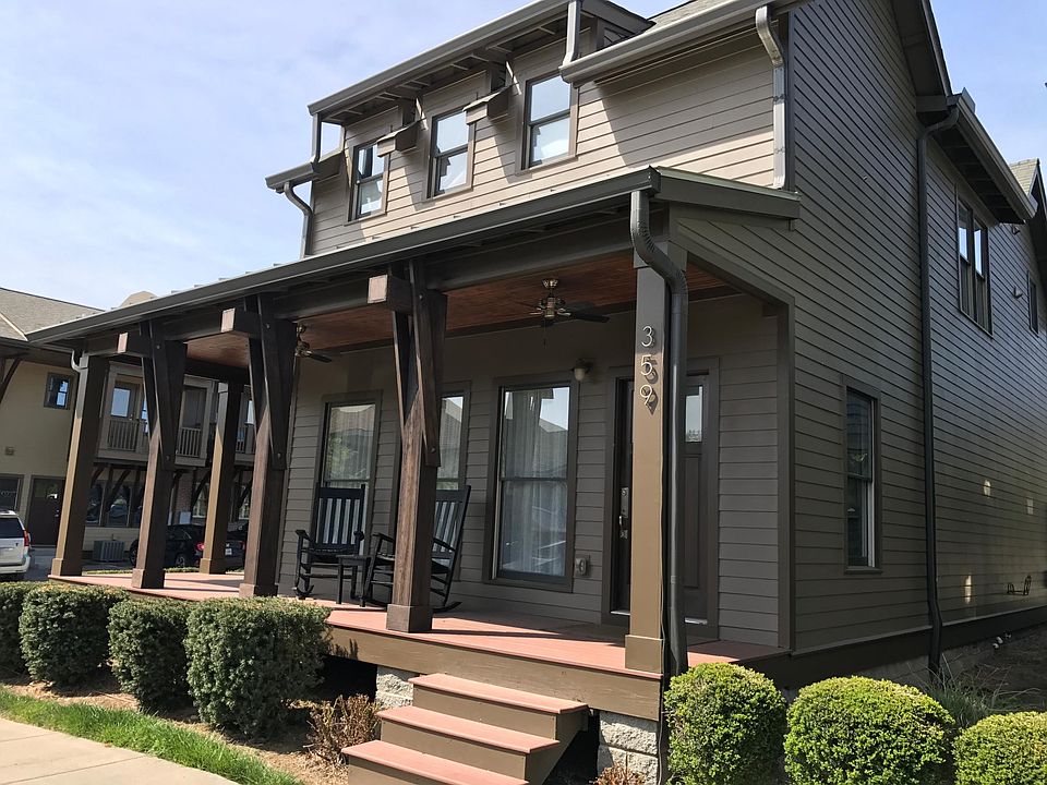 Detached 3/3. Wrap around porch.