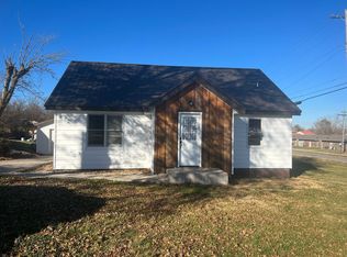 100 W Maple St, Mansfield, MO 65704