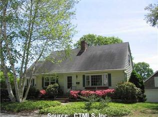 21 Irving St, Groton, CT 06355