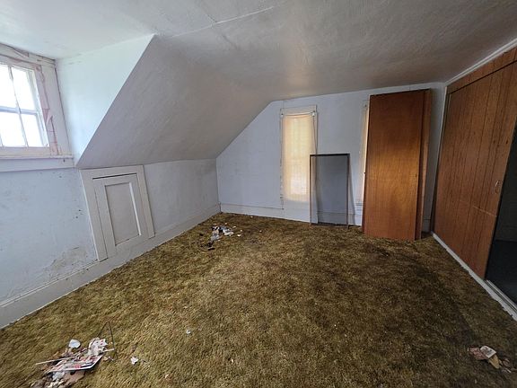 5th image of 613 Willow Dr