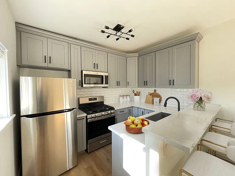 4232 Lindblade Dr — Photo 3