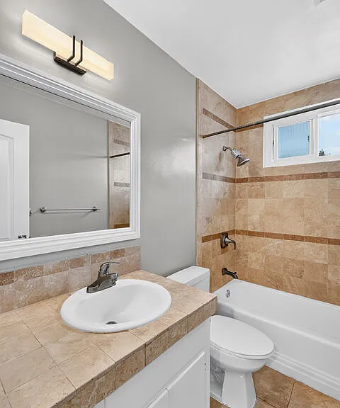 1619 Colby Ave #4 — Photo 28